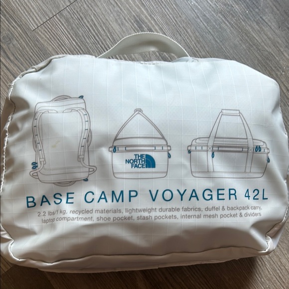 The North Face Base Camp Voyager 42L Duffel - White - Picture 1 of 1